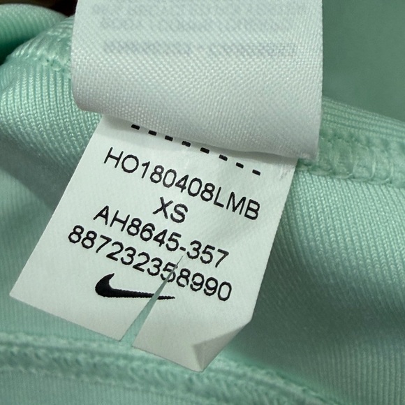 Nike Women's DRI-FIT Sports Bra - Picture 4 of 4